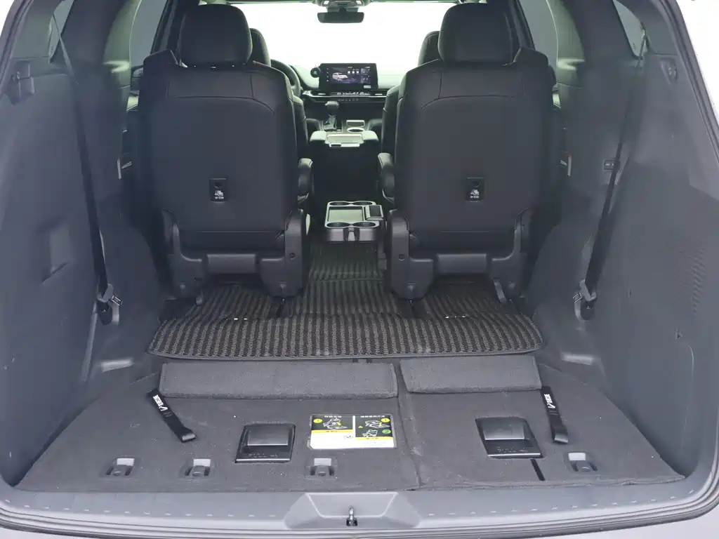 Toyota Granvia — миниатюра 22