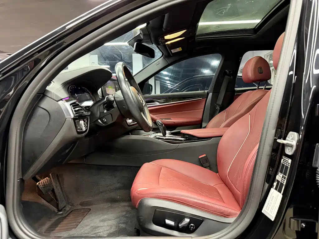 BMW 5 Series — миниатюра 4