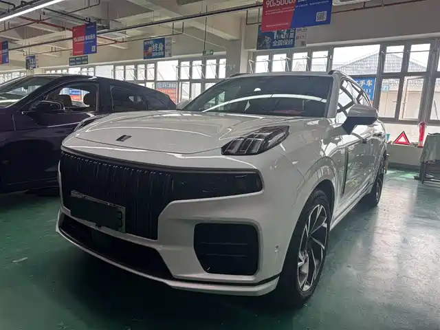 2022 Lynk & Co 09