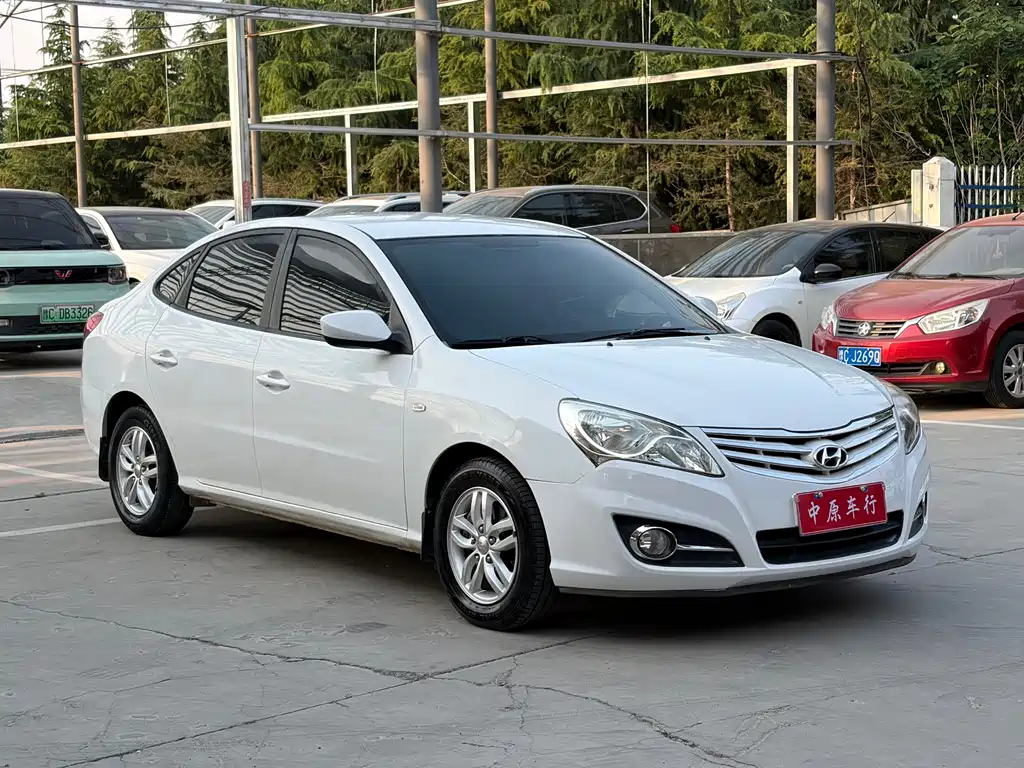 Hyundai Elantra 2015 1.6L AT Comfort