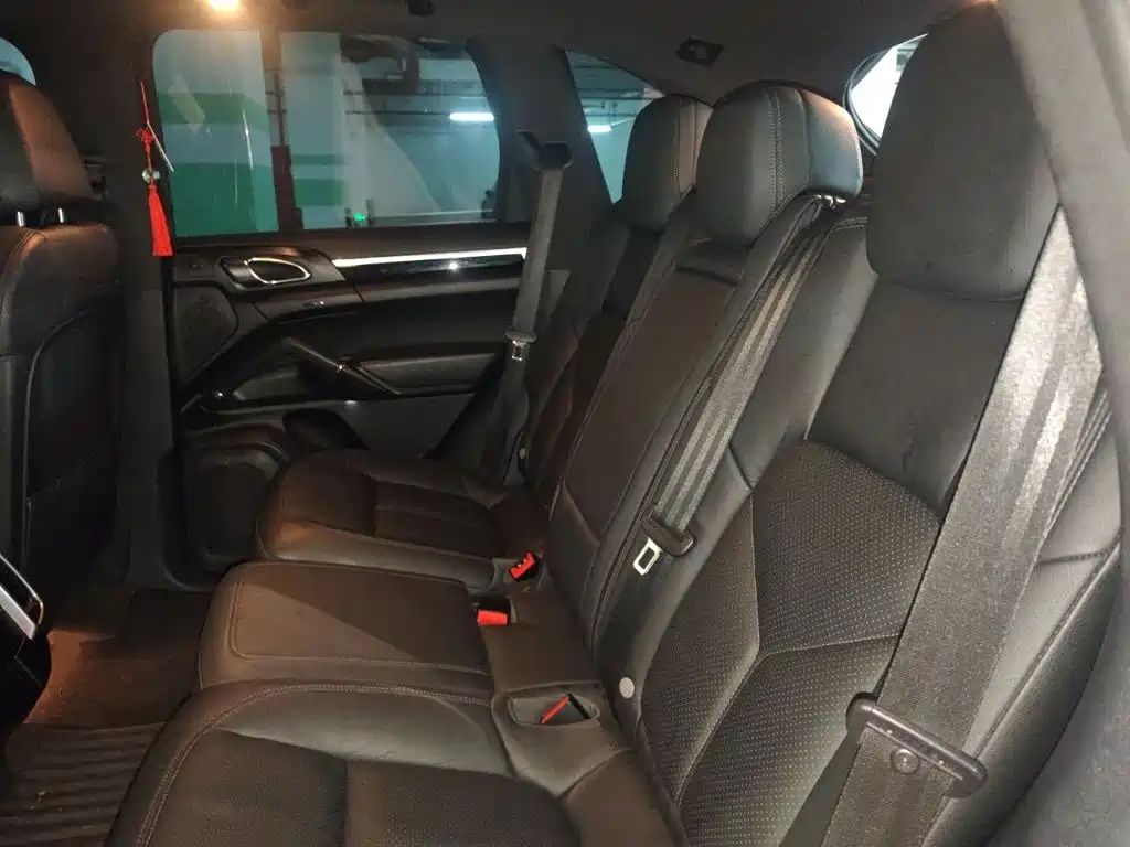 Porsche Cayenne — миниатюра 18