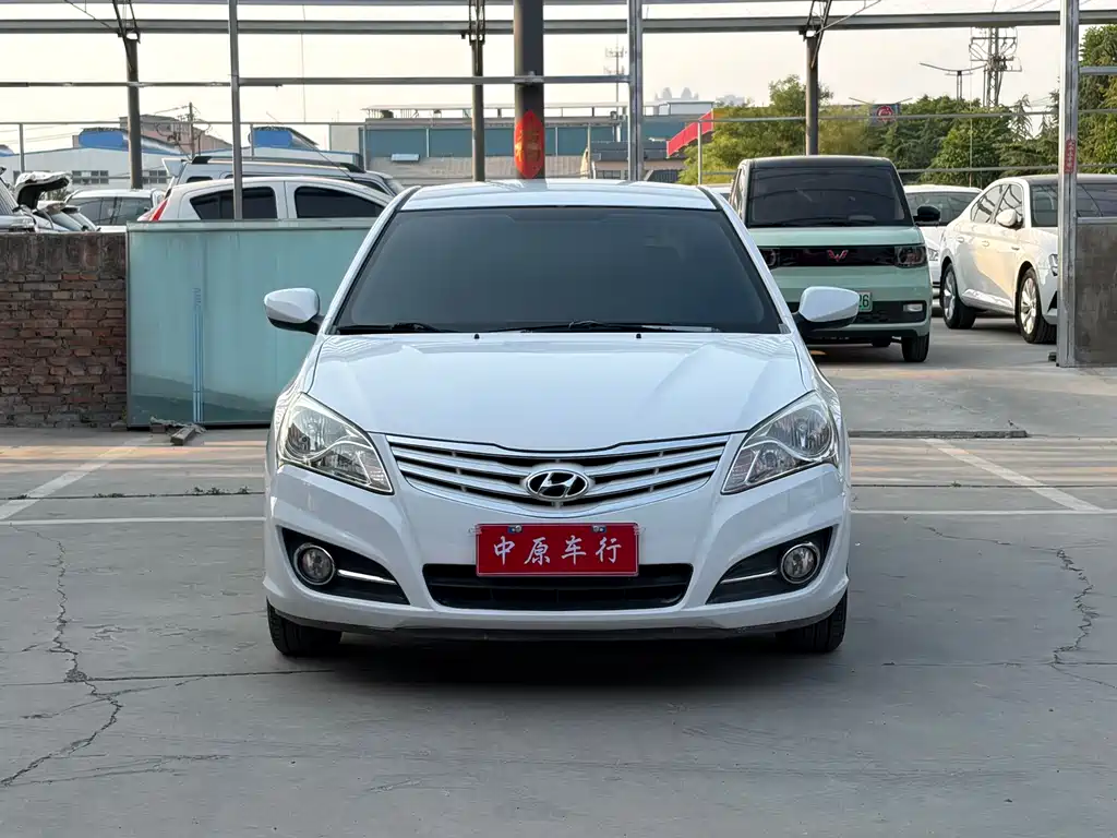Hyundai Elantra 2015 1.6L AT Comfort
