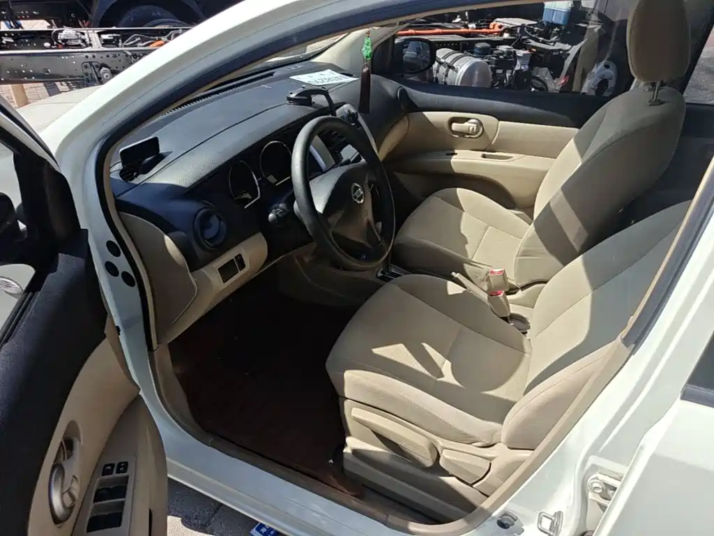 Nissan Livina — миниатюра 16