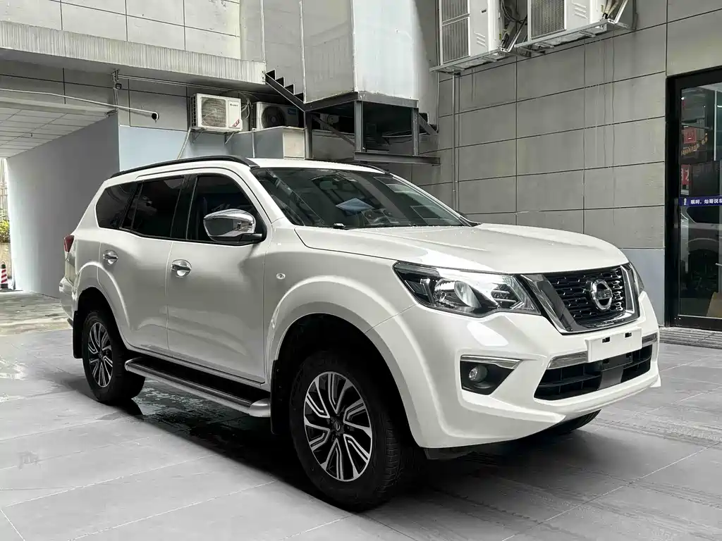 Nissan Terra 2018 2.5L AT Luxury