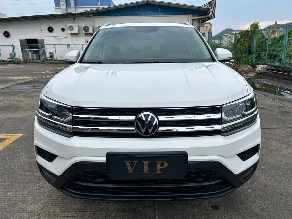 Volkswagen Tharu — миниатюра 2