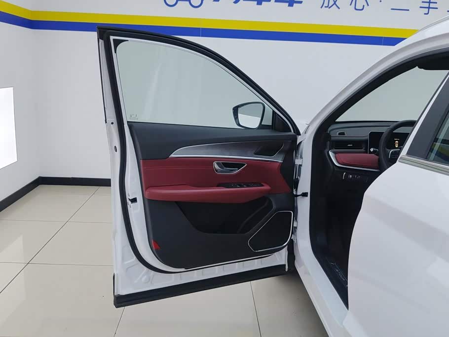 Jetour Jetour X70 PLUS 1.5 л 2025 г. Белый, пробег 10000 км