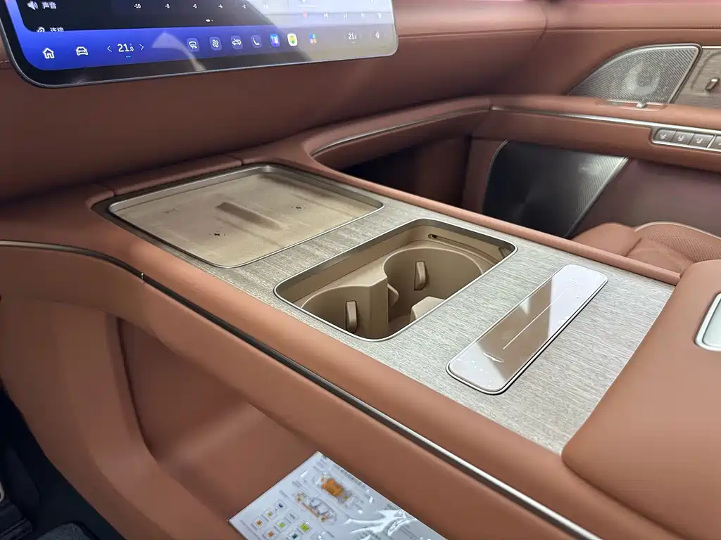 NIO ES8 — миниатюра 11