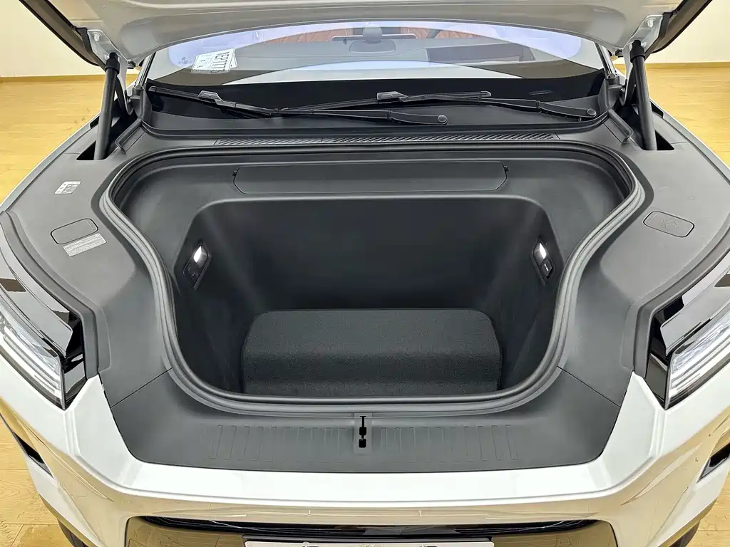 NIO ES8 — миниатюра 6