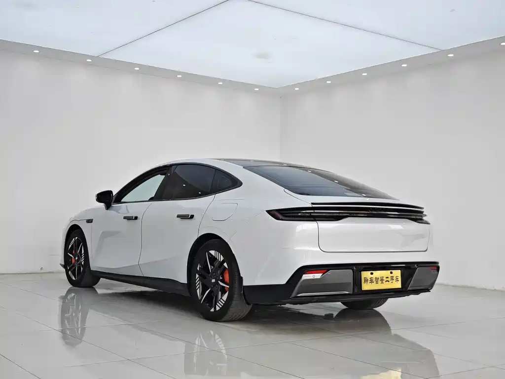 GEELY GALAXY GALAXY E8