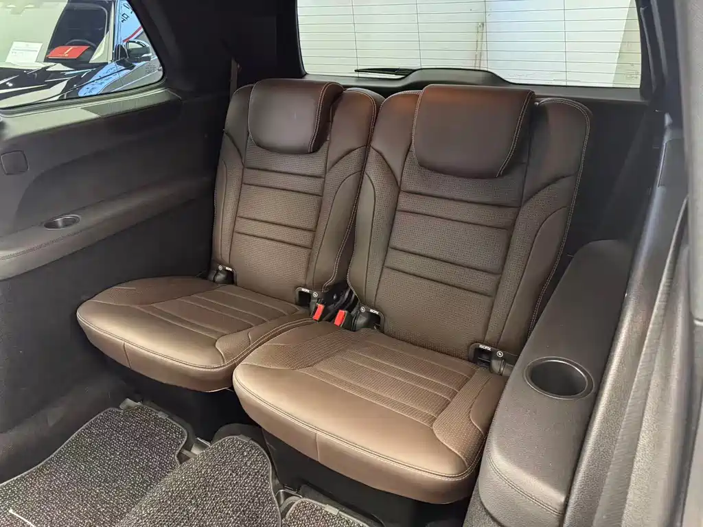 MERCEDES-BENZ GLS AMG