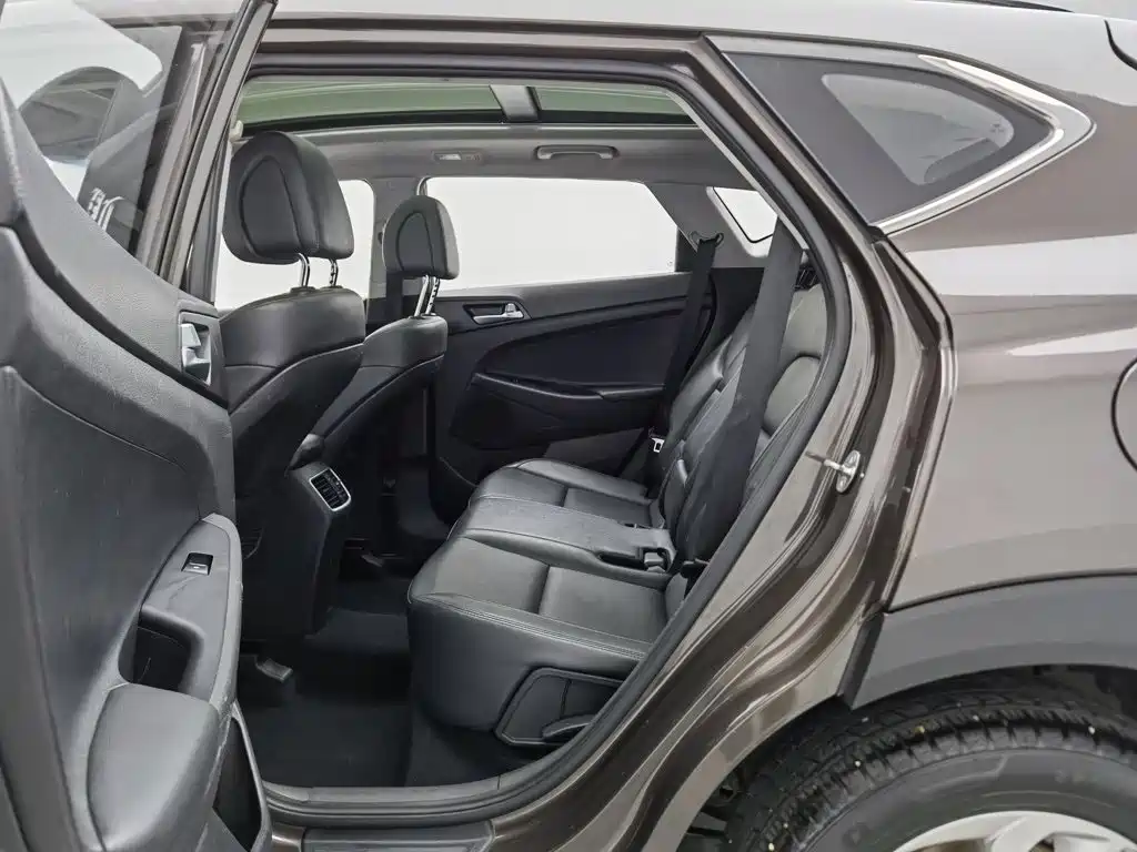 Hyundai Tucson — миниатюра 15
