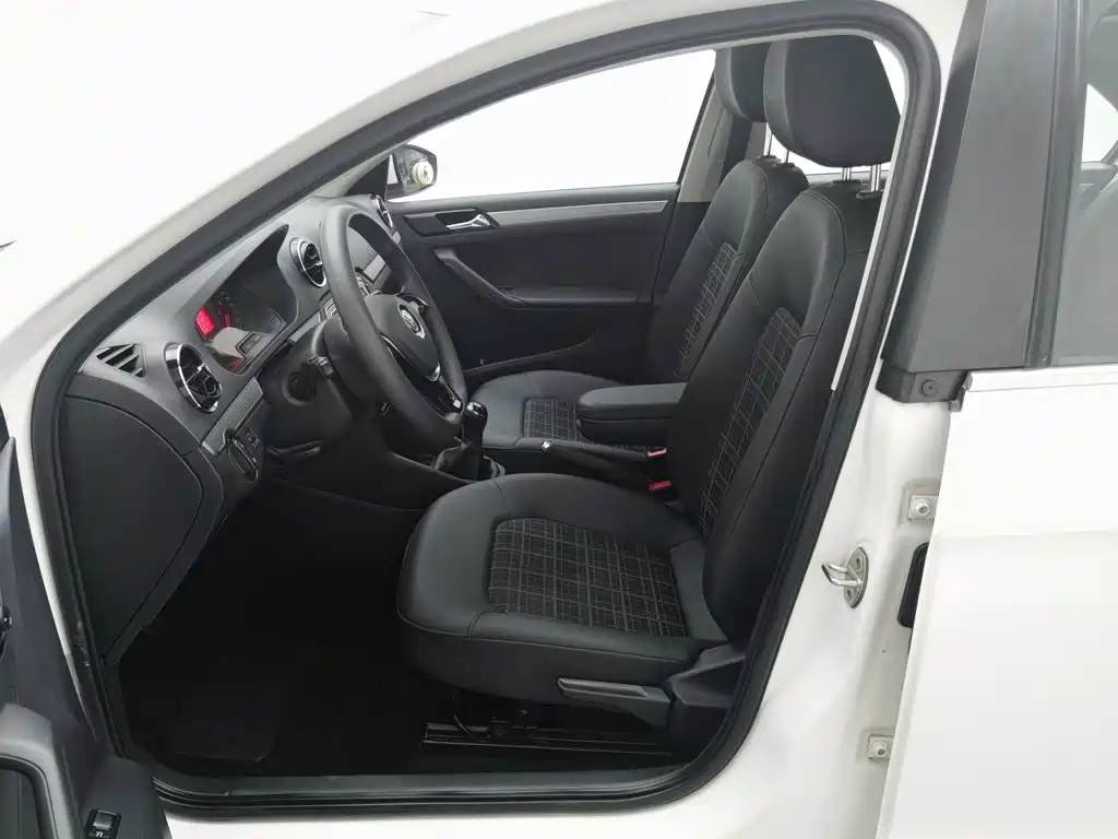 Volkswagen Jetta — миниатюра 10