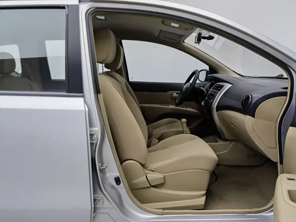Nissan Livina — миниатюра 23
