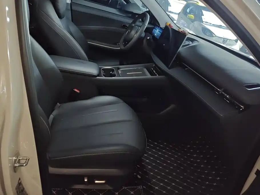 Baojun Yunhai — миниатюра 8