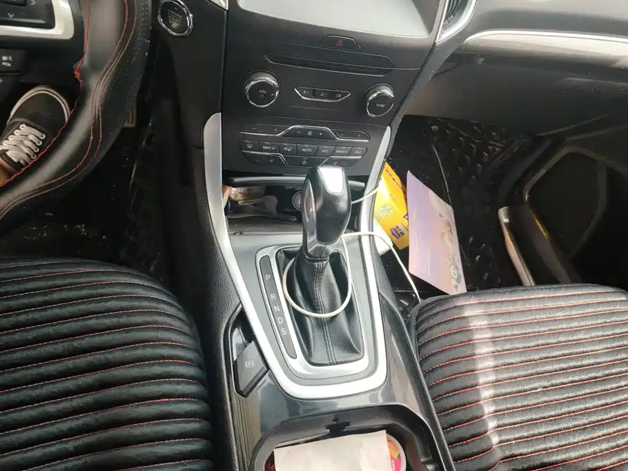 Ford Edge — миниатюра 16