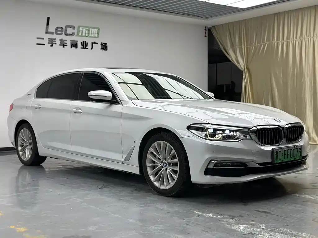 BMW 5 Series New Energy — миниатюра 2