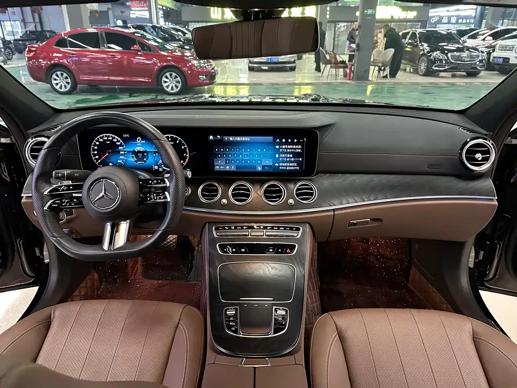 MERCEDES-BENZ E CLASS