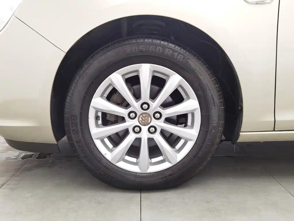 Buick Excelle — миниатюра 17
