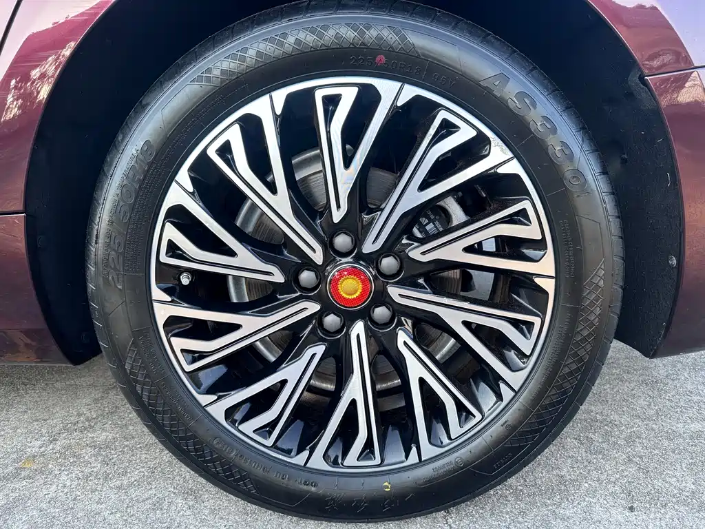 Hongqi Hongqi H5 — миниатюра 15