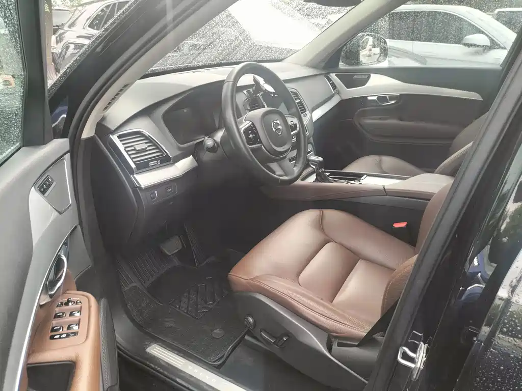 Volvo XC90 — миниатюра 6