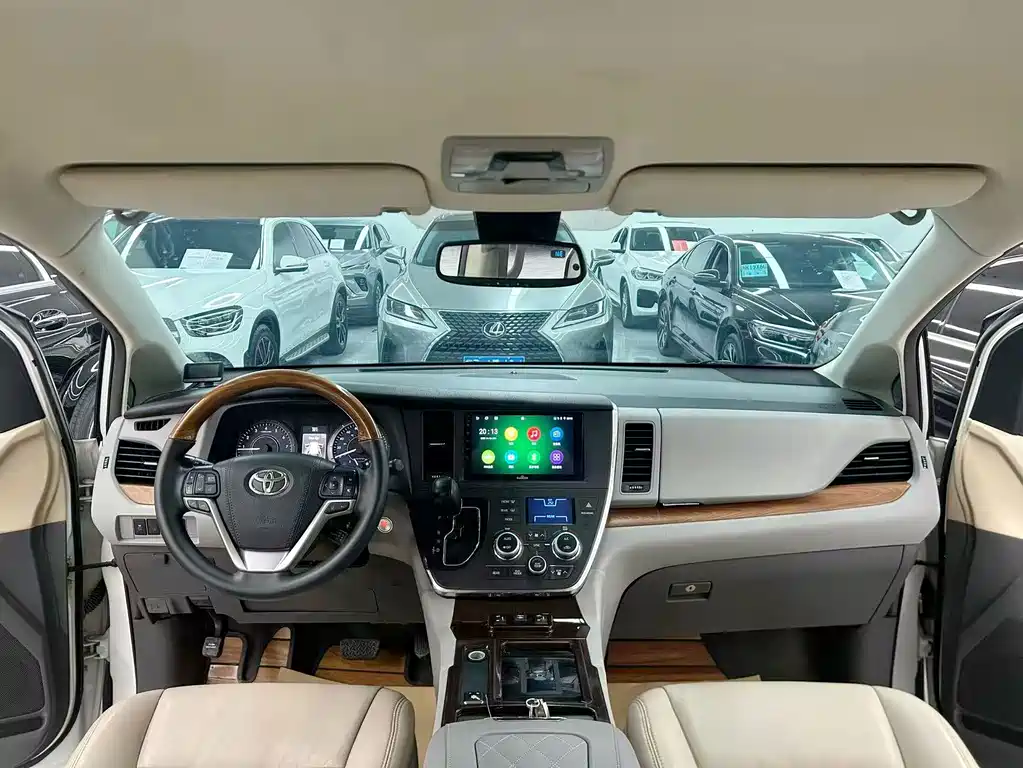 Toyota Sienna — миниатюра 9