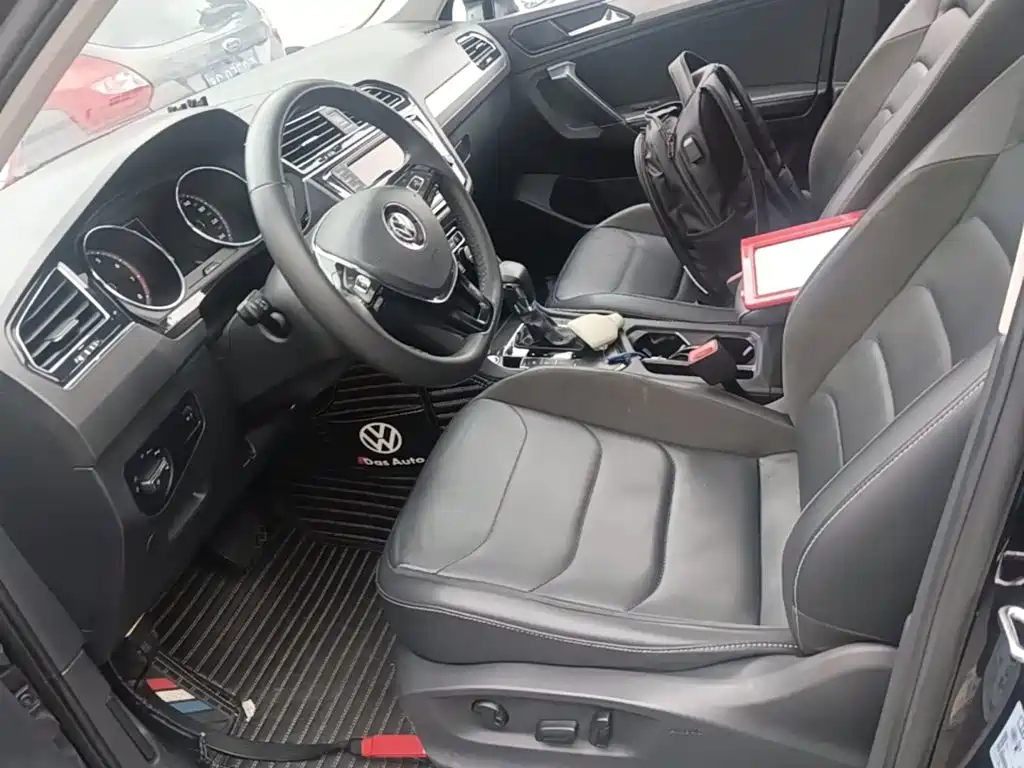 Volkswagen Tiguan L — миниатюра 15