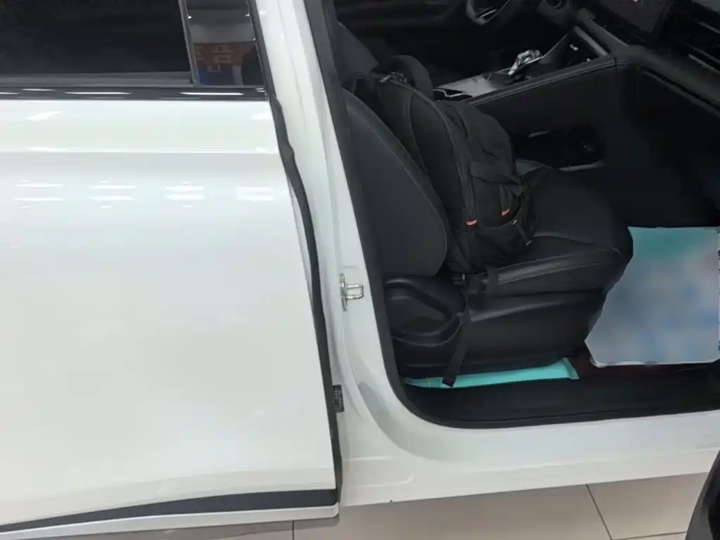 Roewe RX5 New Energy — миниатюра 25