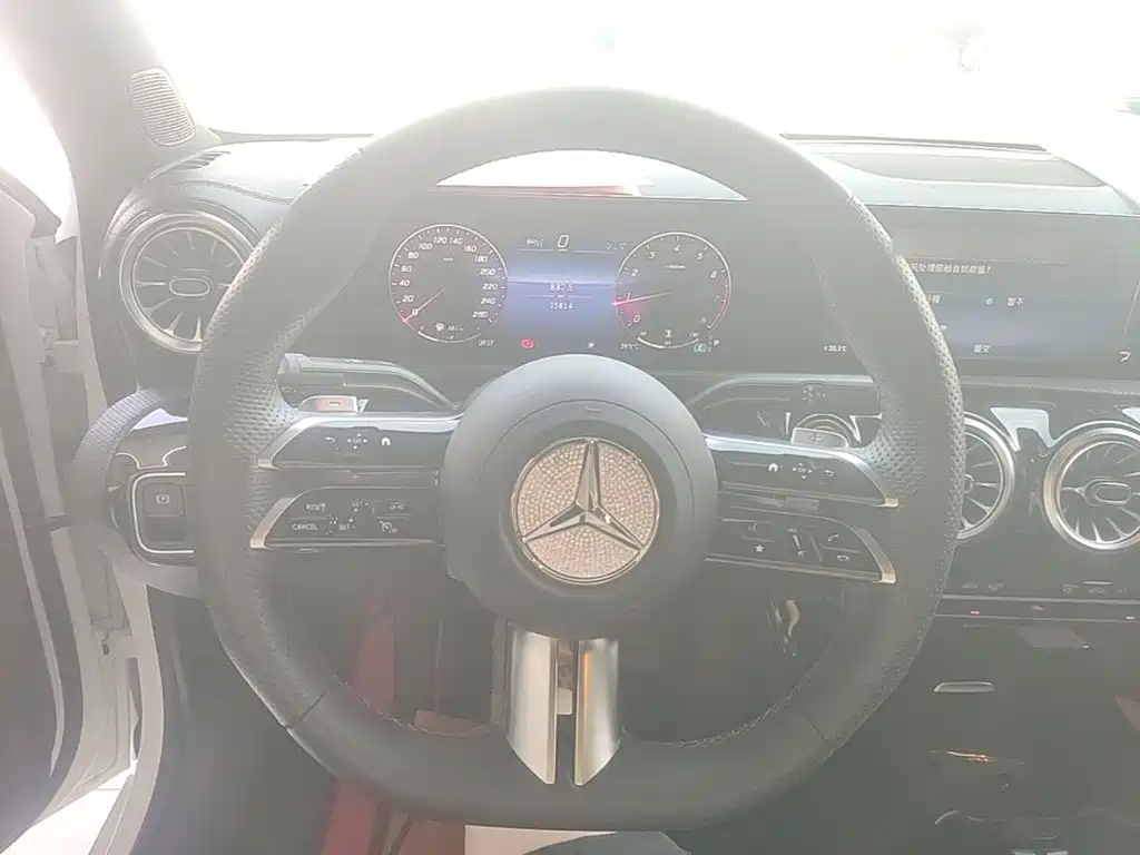 Mercedes-Benz A-Class — миниатюра 11