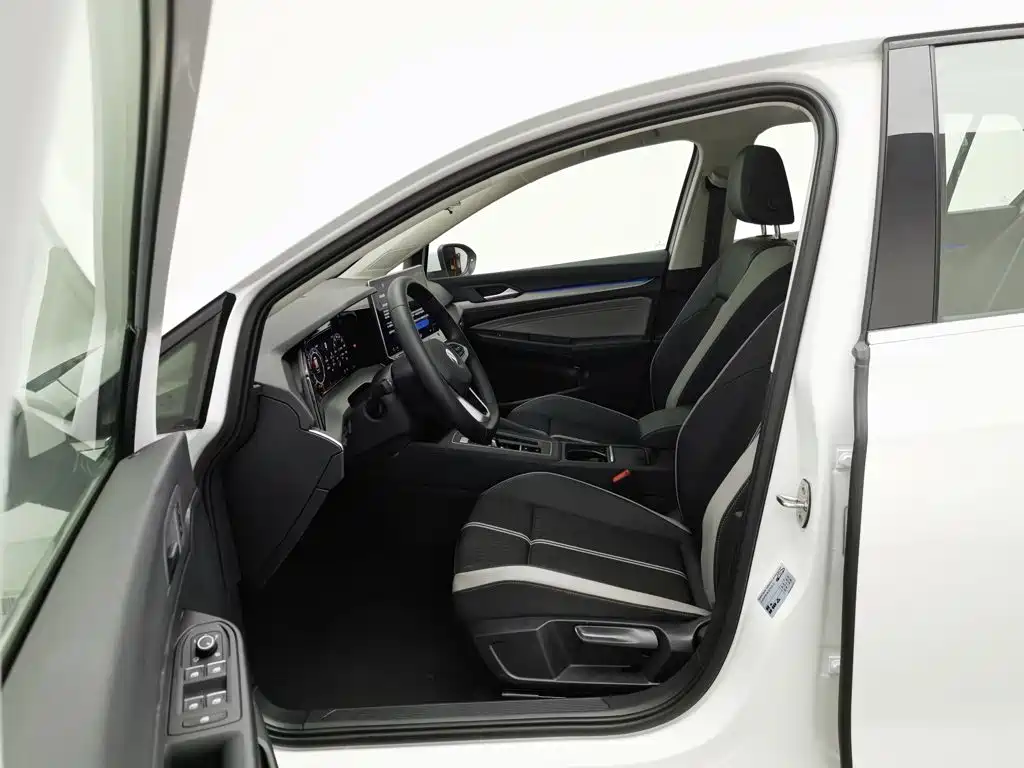 Volkswagen Golf — миниатюра 10