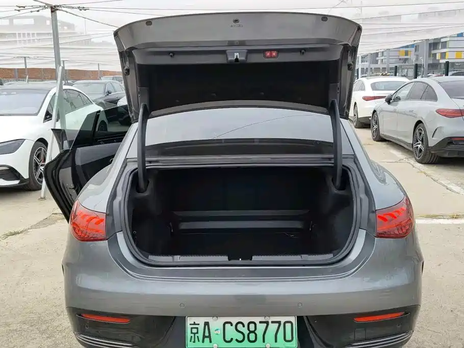 Mercedes-Benz EQE AMG — миниатюра 8