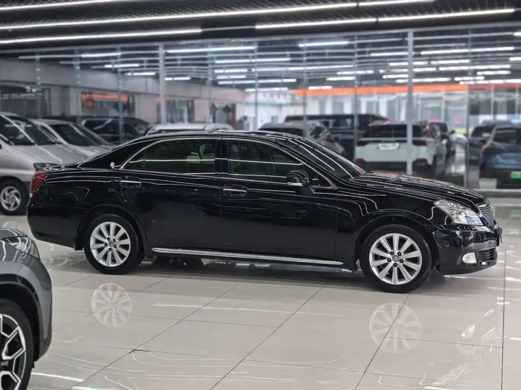 Toyota Crown 2010 2.5L Royal
