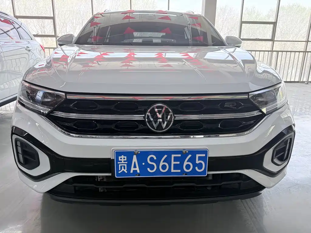 Volkswagen T-Roc - фото 2