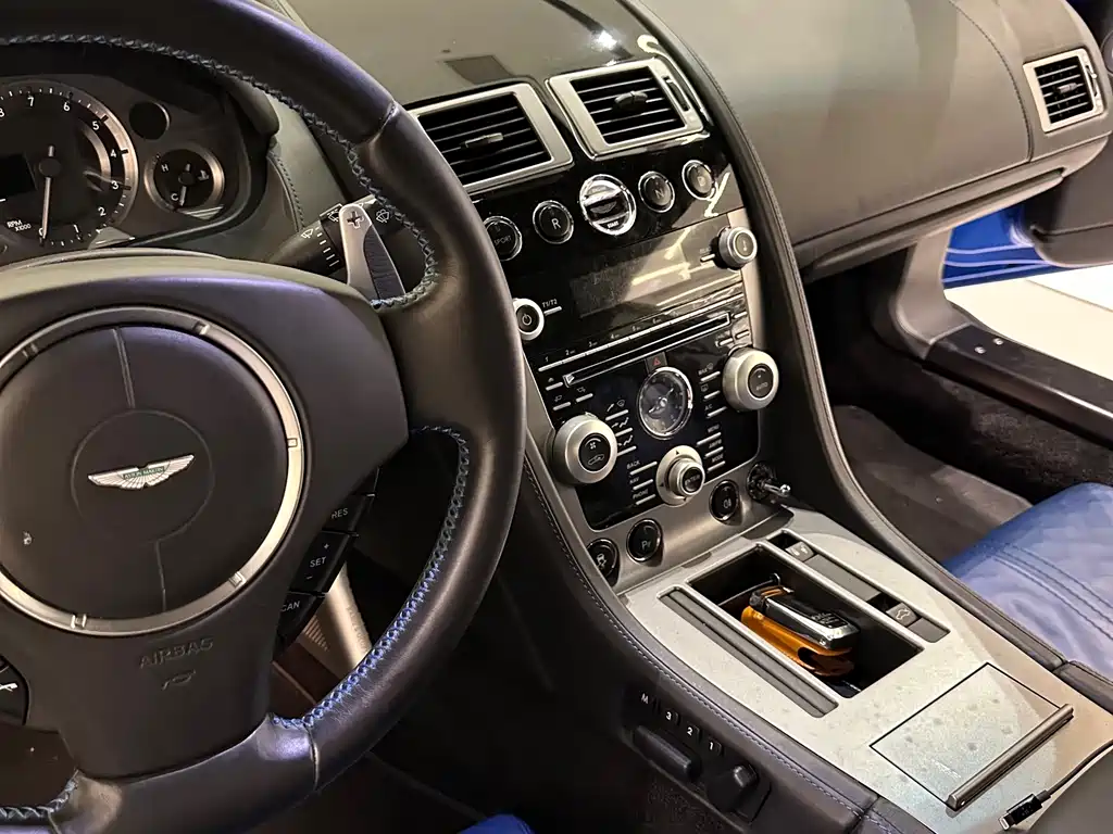 Aston Martin V8 Vantage — миниатюра 11