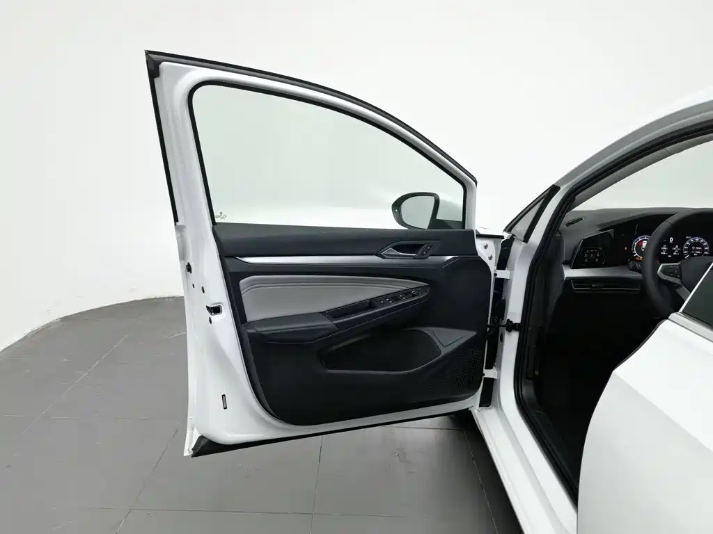 Volkswagen Golf — миниатюра 8