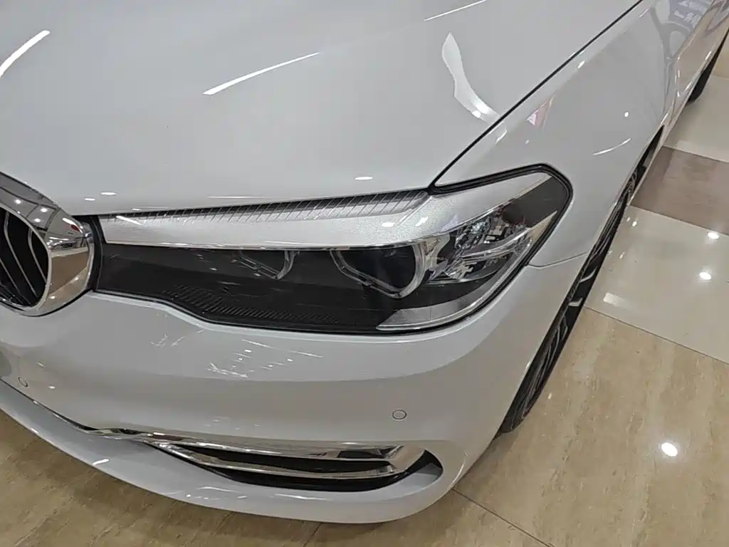 BMW 5 Series — миниатюра 24