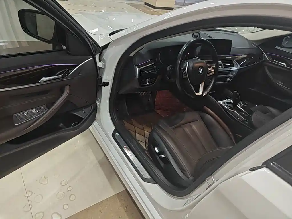 BMW 5 Series — миниатюра 16