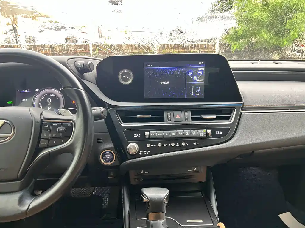 Lexus ES — миниатюра 14