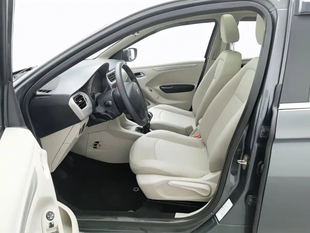 Citroen Elysee — миниатюра 10