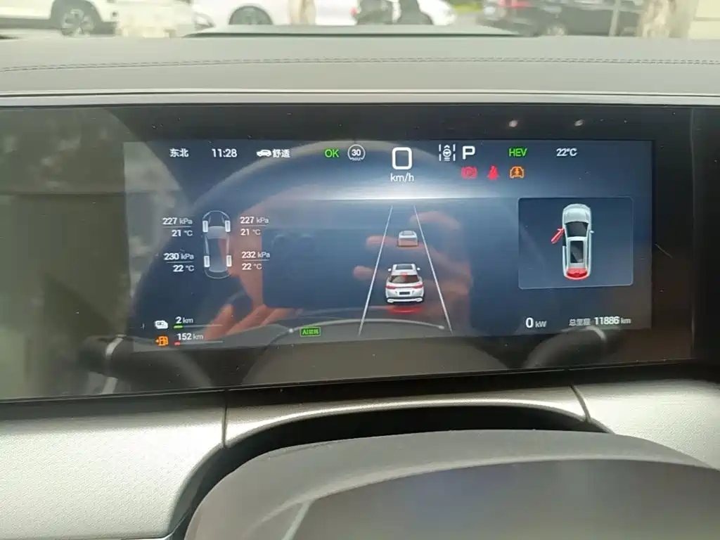 BYD L DM-i — миниатюра 12