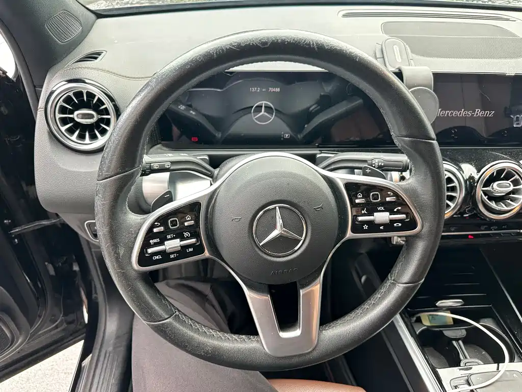 Mercedes-Benz GLB — миниатюра 7