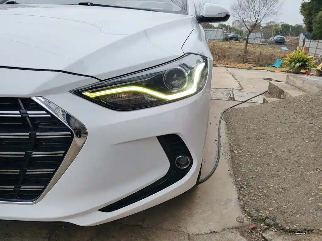 Hyundai Elantra — миниатюра 18