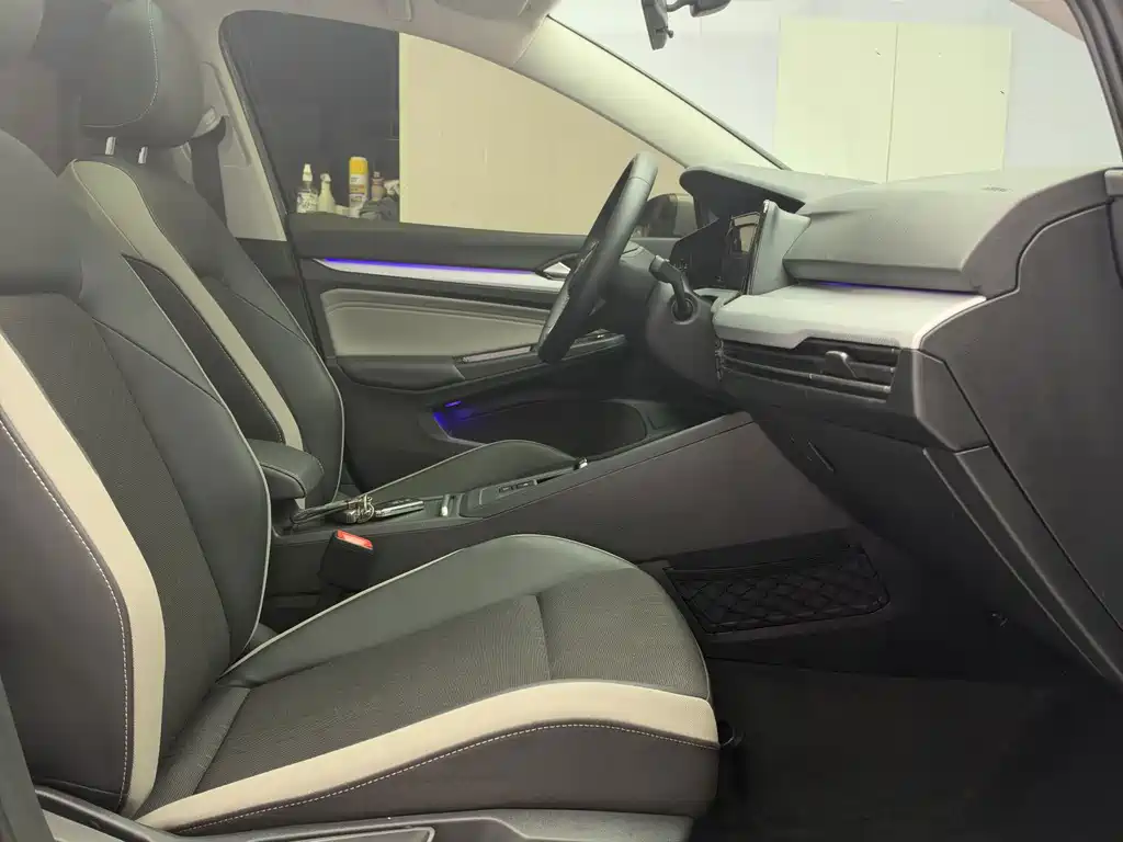 Volkswagen Golf — миниатюра 18