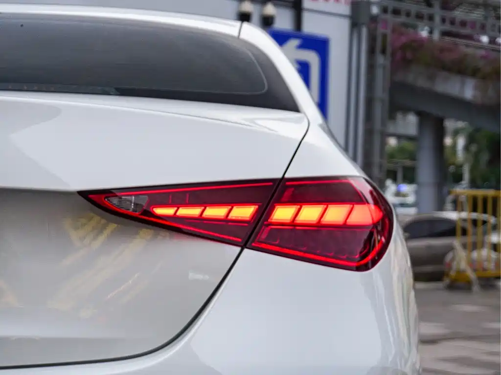 Mercedes-Benz C-Class — миниатюра 7