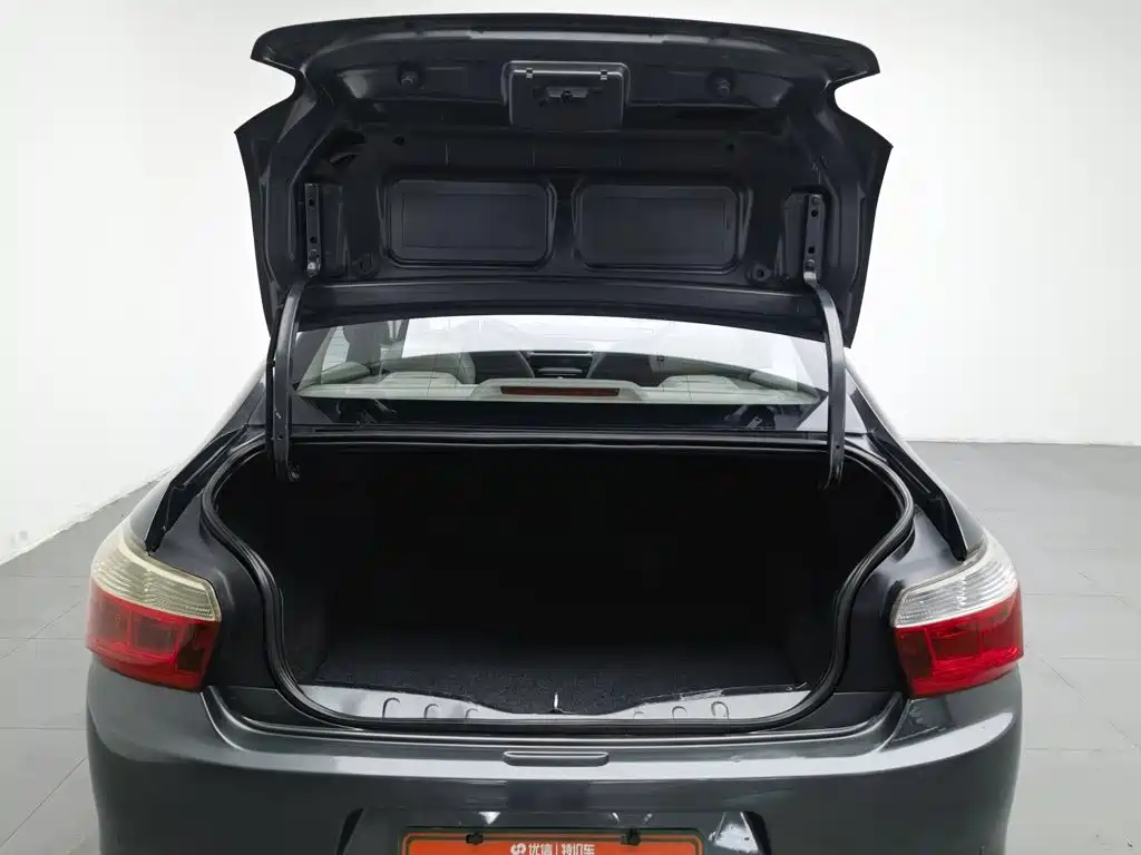 Citroen Elysee — миниатюра 16