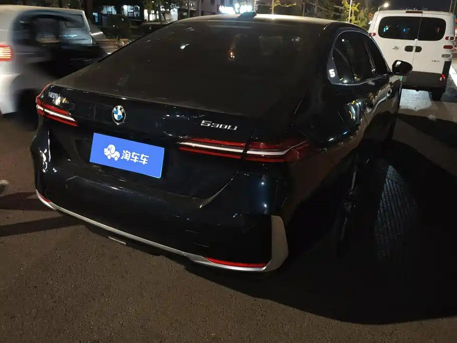 BMW 5 Series — миниатюра 3