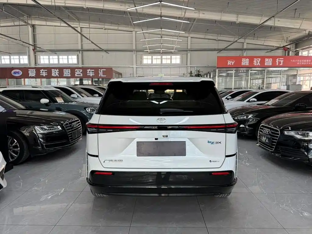 Toyota bZ3 — миниатюра 8