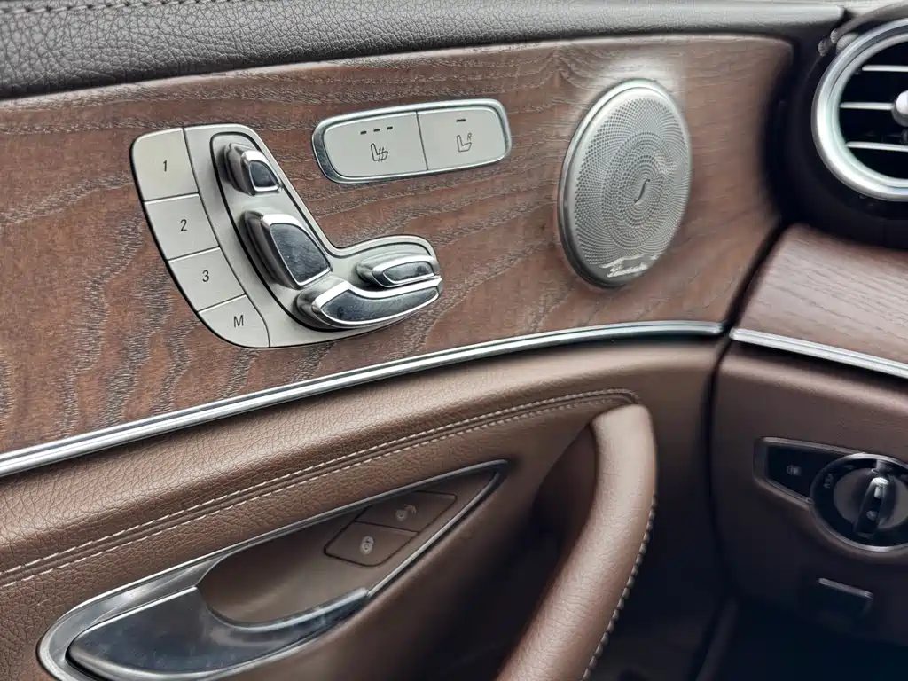 MERCEDES-BENZ E CLASS