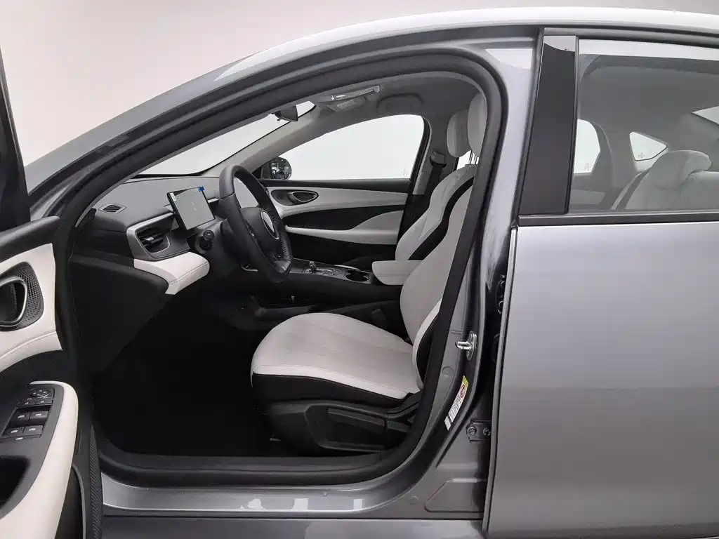 BYD Seal 05 DM-i — миниатюра 10