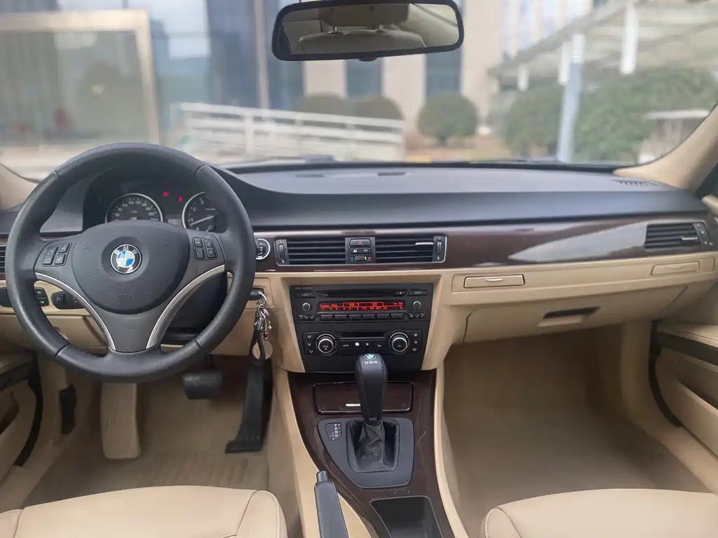 BMW 3 Series 3 2010 325i Luxury