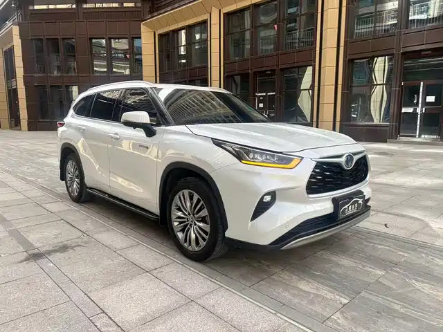 TOYOTA HIGHLANDER 2024